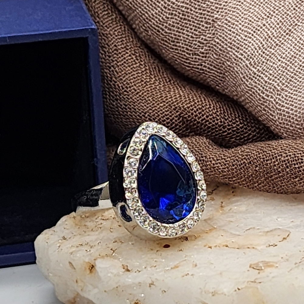 Swarovski Jewelry Vintage Swarovski Ring Size 8 Blue Teardrop Crystals